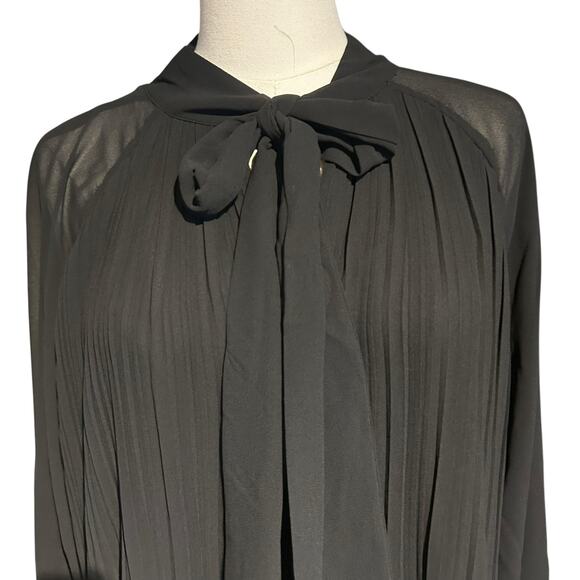 NWT H & M Plisse Tie Neck Dress Black Swing Sheer Lined Flowing Pin Tuck SZ L - Picture 3 of 8